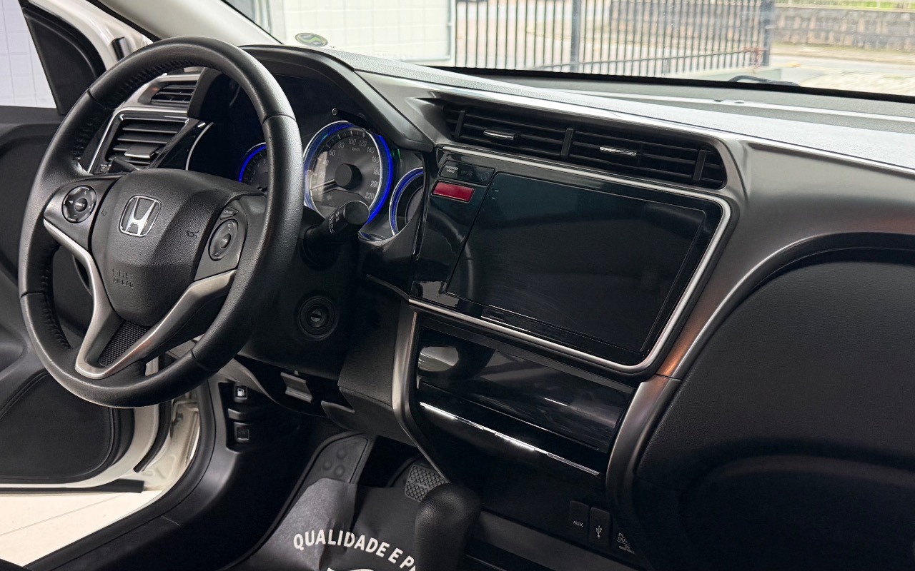 imagem-https://www.socarrao.com.br/sc-vehicle-images-prod/3439702/1787688410542-SU1HXzMxMjMuanBlZw.jpeg