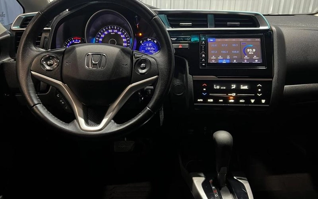 imagem-https://www.socarrao.com.br/sc-vehicle-images-prod/3439919/1789389777546-8416156_8_B_2e97624651.jpeg