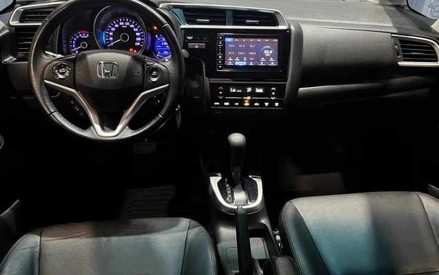 imagem-https://www.socarrao.com.br/sc-vehicle-images-prod/3439919/1789389777548-8416156_9_B_a7ec2eceff.jpeg
