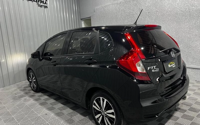 imagem-https://www.socarrao.com.br/sc-vehicle-images-prod/3439919/1789389777556-8416156_11_B_fe342eae34.jpeg