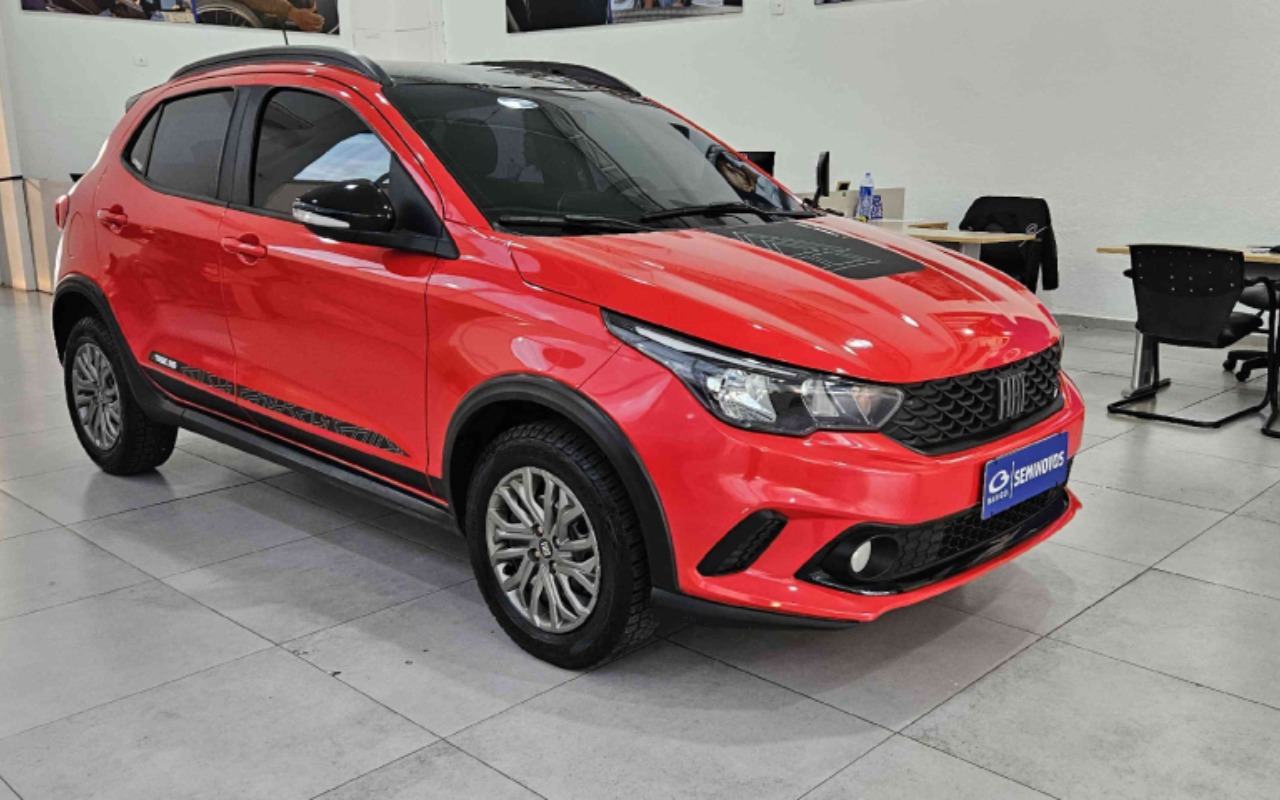 Fiat Argo TREKKING 1.3 8V Flex 2022 Vermelho — foto 1 de 3