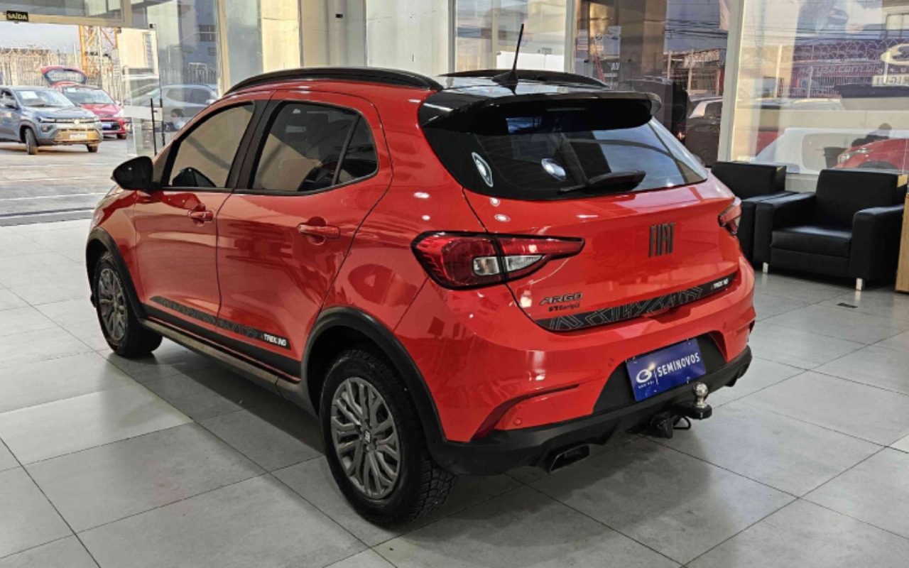 imagem-https://www.socarrao.com.br/sc-vehicle-images-prod/3439974/1787688915771-YXBwLXBob3Rvcy1HUTAwSUF5ZlJpd3FNclJnWUs3QTlGVWJiV1dyV1VYei5qcGc.jpg