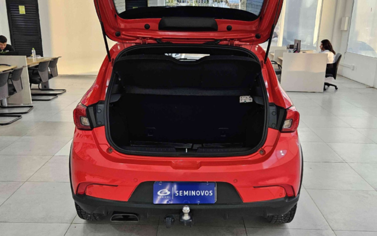 imagem-https://www.socarrao.com.br/sc-vehicle-images-prod/3439974/1787688916020-YXBwLXBob3Rvcy1SYkgwbURaTjY0VEZXdnB3d0czZk5rbUZ2NlRzNkNIWS5qcGc.jpg