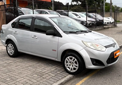 Ford Fiesta 2012 Prata — foto 1 de 3