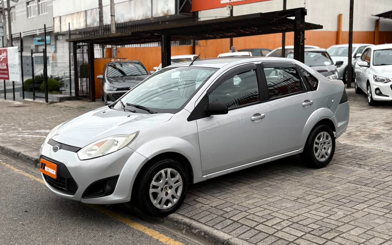 imagem-https://www.socarrao.com.br/sc-vehicle-images-prod/3439997/1787688986848-V2hhdHNBcHAgSW1hZ2UgMjAyNi0wOC0yNSBhdCAxNi40MS4zMCAoMSkuanBlZw.jpeg