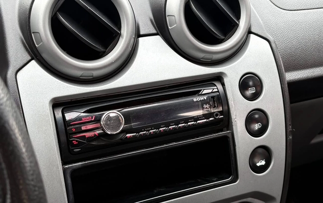imagem-https://www.socarrao.com.br/sc-vehicle-images-prod/3439997/1787688987876-V2hhdHNBcHAgSW1hZ2UgMjAyNi0wOC0yNSBhdCAxNi40MS4zNSAoMSkuanBlZw.jpeg