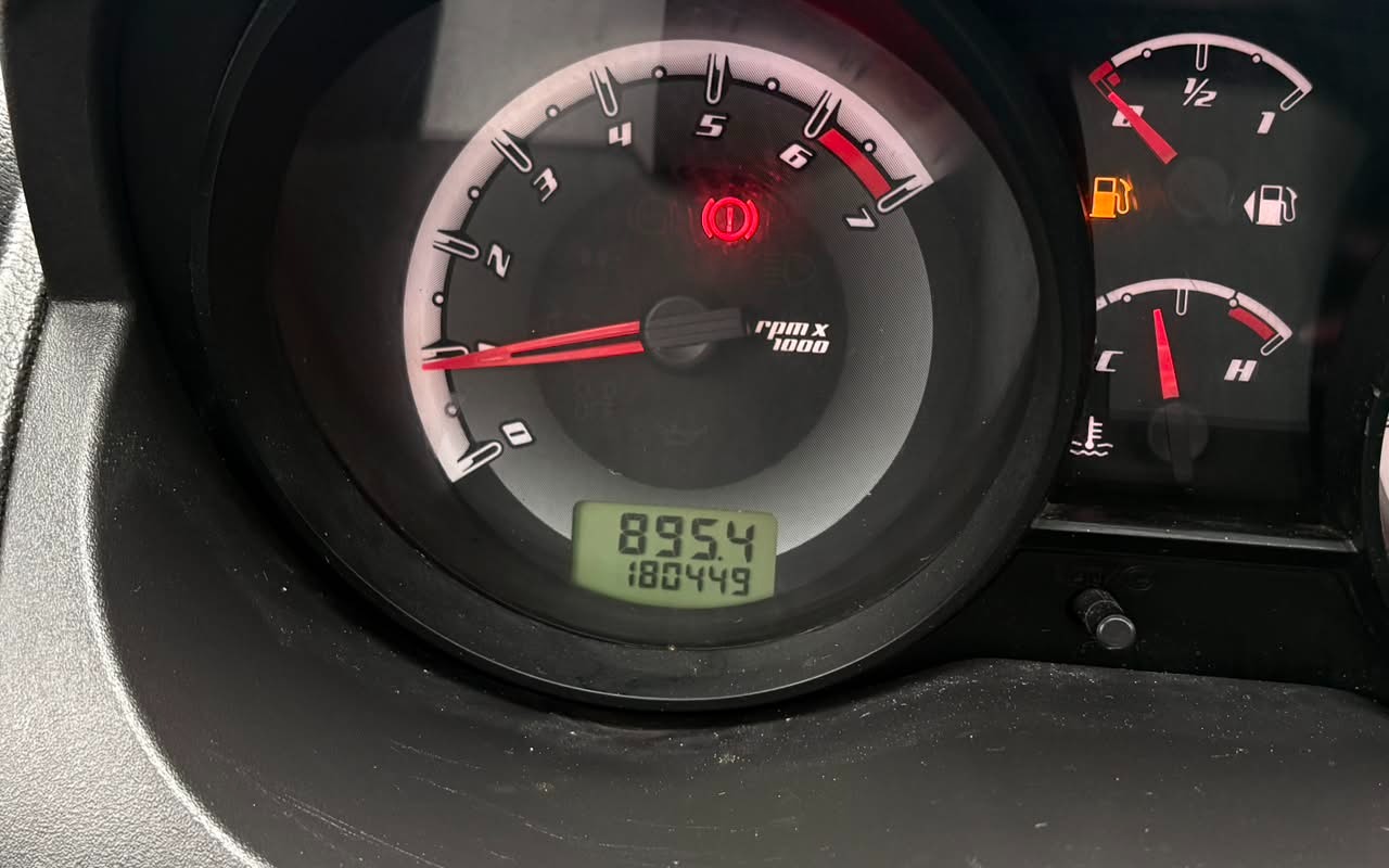 imagem-https://www.socarrao.com.br/sc-vehicle-images-prod/3439997/1787688988390-V2hhdHNBcHAgSW1hZ2UgMjAyNi0wOC0yNSBhdCAxNi40MS4zMCAoNCkuanBlZw.jpeg