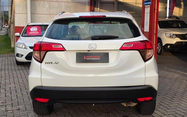 imagem-https://www.socarrao.com.br/sc-vehicle-images-prod/3440123/1788405044941-8103646_5_B_e06d2cf56f.jpeg