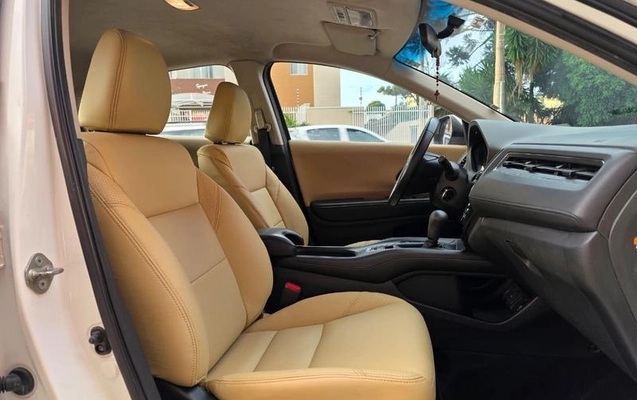 imagem-https://www.socarrao.com.br/sc-vehicle-images-prod/3440123/1788405044948-8103646_8_B_eae3fa15e8.jpeg