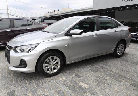 Chevrolet Onix 2023 Prata — foto 1 de 3