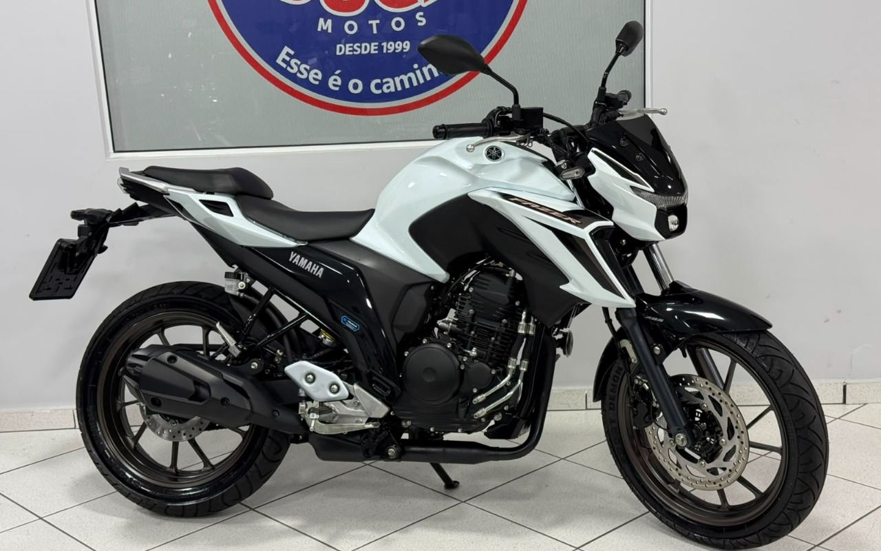 YAMAHA FZ25 250 FAZER CONNECTED 2026 Branco — foto 1 de 3