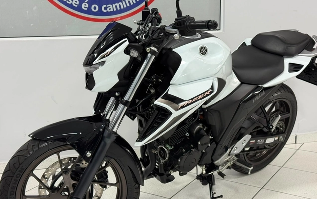 imagem-https://www.socarrao.com.br/sc-vehicle-images-prod/3440516/1787752641325-V2hhdHNBcHAgSW1hZ2UgMjAyNi0wOC0yNSBhdCAxNy41Mi4xOSAoMykuanBlZw.jpeg