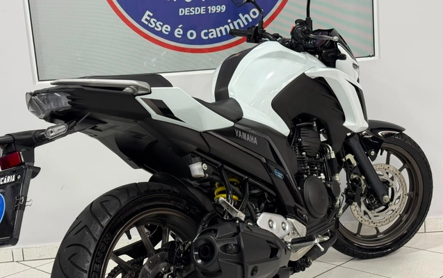 imagem-https://www.socarrao.com.br/sc-vehicle-images-prod/3440516/1787752641518-V2hhdHNBcHAgSW1hZ2UgMjAyNi0wOC0yNSBhdCAxNy41Mi4yMCAoMykuanBlZw.jpeg