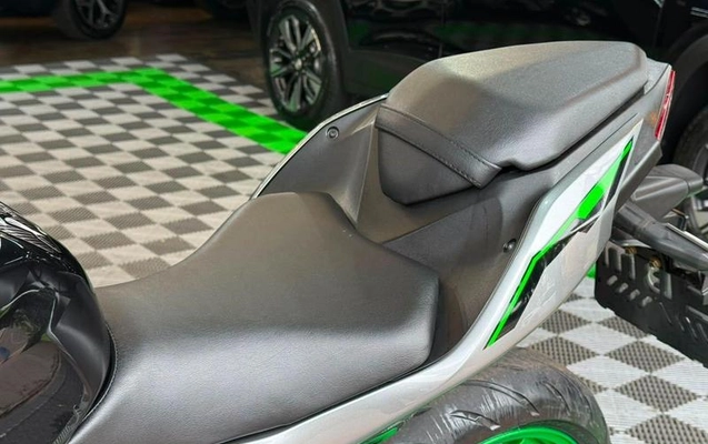 imagem-https://www.socarrao.com.br/sc-vehicle-images-prod/3440884/1787691064159-8414210_0_B_5a3d9d8d7e.jpeg