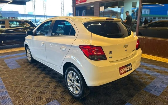 imagem-https://www.socarrao.com.br/sc-vehicle-images-prod/3440887/1787925181124-8360287_3_B_a5eb32ffb9.jpeg