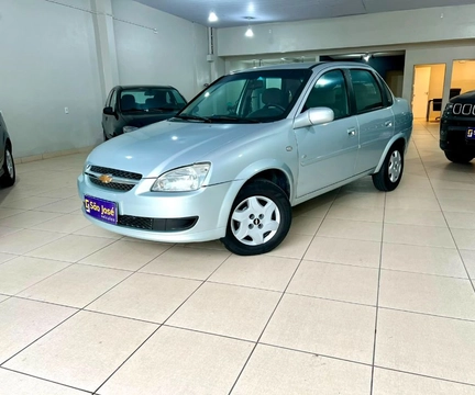 Chevrolet Classic 2011 Prata — foto 1 de 3