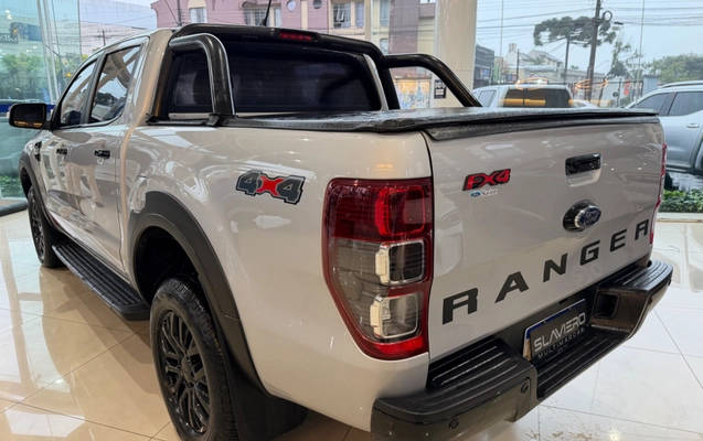 imagem-https://www.socarrao.com.br/sc-vehicle-images-prod/3440914/1789070046043-aff3ce71-3dcf-4f69-83bc-c78c2e5f0704.jpg