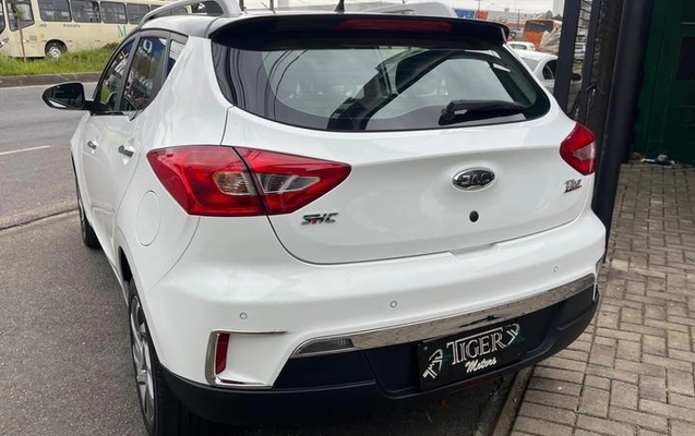 imagem-https://www.socarrao.com.br/sc-vehicle-images-prod/3440917/1789671815127-8416403_7_B_e7a0fb9b16.jpeg