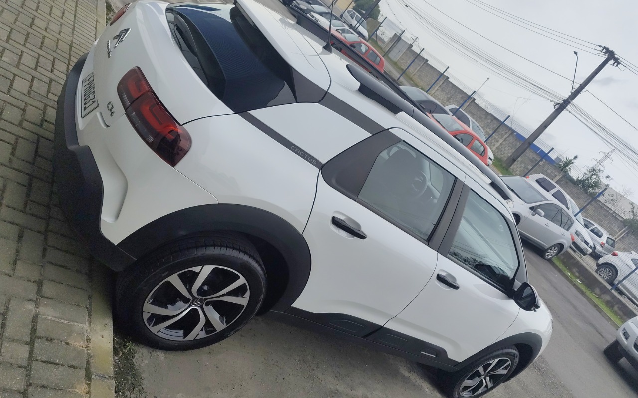 imagem-https://www.socarrao.com.br/sc-vehicle-images-prod/3441410/1787705224306-SU1HLTIwMjYwODI1LVdBMDA2OS5qcGVn.jpeg