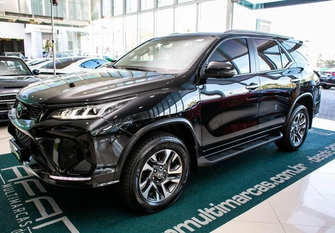 Toyota Hilux SW4 2024 Preto — foto 1 de 3