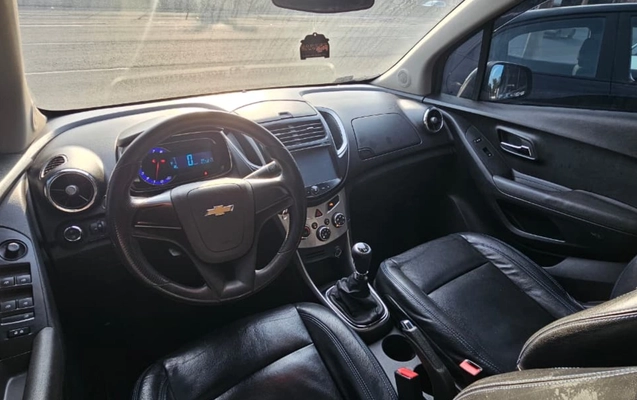 imagem-https://www.socarrao.com.br/sc-vehicle-images-prod/3442217/1787695762649-N2U2NGJiNjctYzdjOS00ZGE1LWFjYjItNzY4YzllNWZjYTlhLmpwZw.jpg