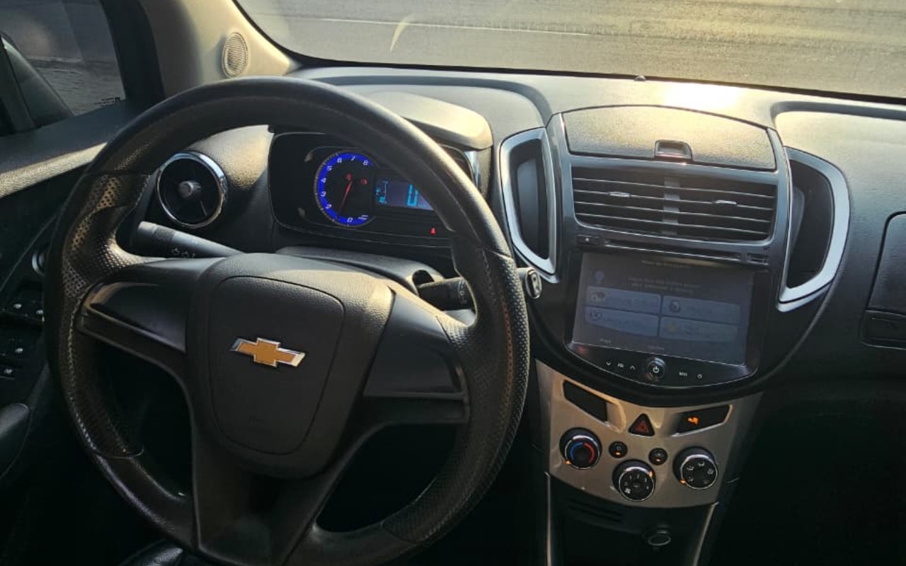 imagem-https://www.socarrao.com.br/sc-vehicle-images-prod/3442217/1787695763363-Mjg5NDkwMzktYWIwZi00NzZlLWFjMzEtODQ2YjJkOWRkMjY4LmpwZw.jpg