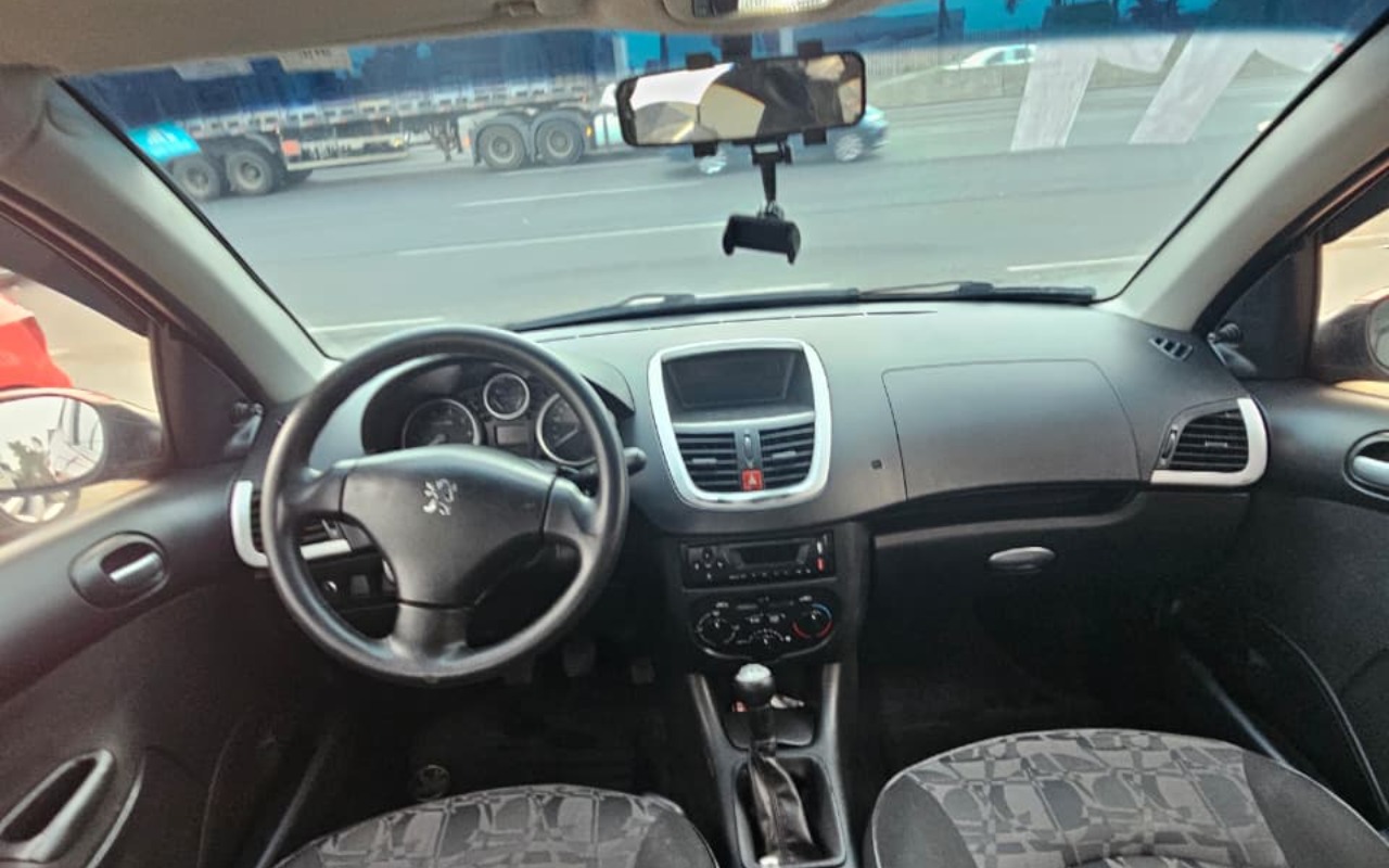 imagem-https://www.socarrao.com.br/sc-vehicle-images-prod/3442620/1787697721311-ZjA4NWQ0ODktMmM2ZS00YTcwLTk1YWMtNmVmNWM2ZmIxNjIzLmpwZw.jpg