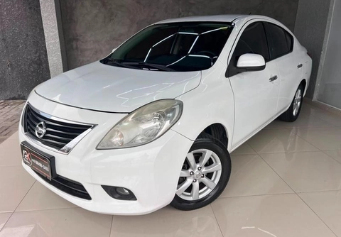 Nissan VERSA 2014 Branco — foto 1 de 3