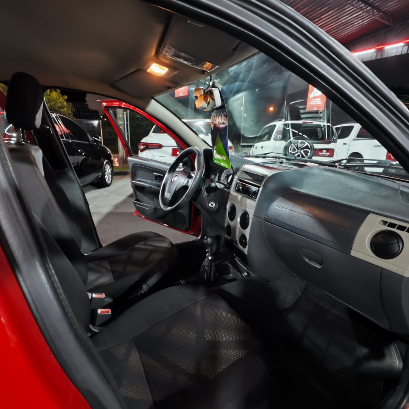 imagem-https://www.socarrao.com.br/sc-vehicle-images-prod/3449/1769987757428-6906201OR_1757285969_40_920.jpg