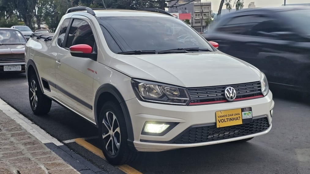 Volkswagen Saveiro 2018 Branco — foto 1 de 3