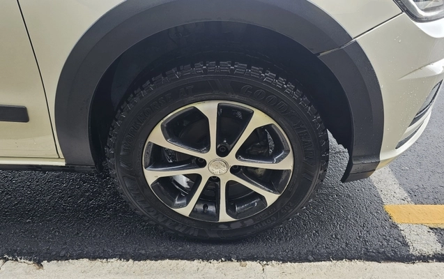 imagem-https://www.socarrao.com.br/sc-vehicle-images-prod/34513/1770389912732-boP0tyw4fo2S5HOluCFSOi6yNQq5ddqN.jpg