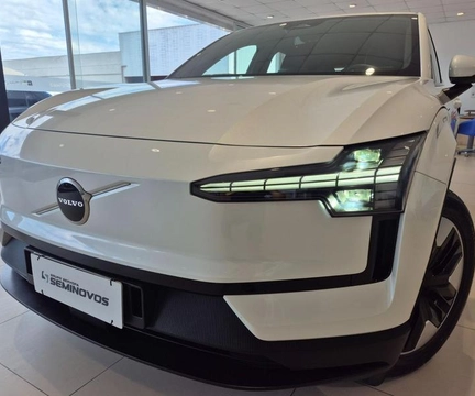 Volvo EX30 E60 Core (Elétrico) 2024 Branco — foto 1 de 3