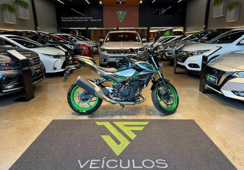 Kawasaki Z 500 SE 2025 Cinza — foto 1 de 3