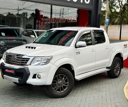 Toyota Hilux 2015 Branco — foto 1 de 3