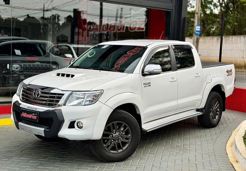 Toyota Hilux 2015 Branco — foto 1 de 3