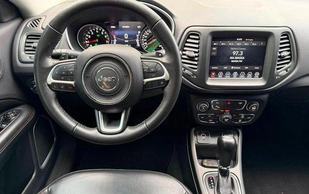 imagem-https://www.socarrao.com.br/sc-vehicle-images-prod/3452664/1788265876817-8417319_8_B_646abf9286.jpeg