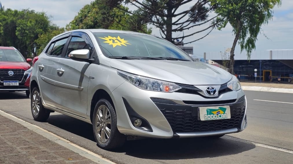 Toyota Yaris 2021 Prata — foto 1 de 3