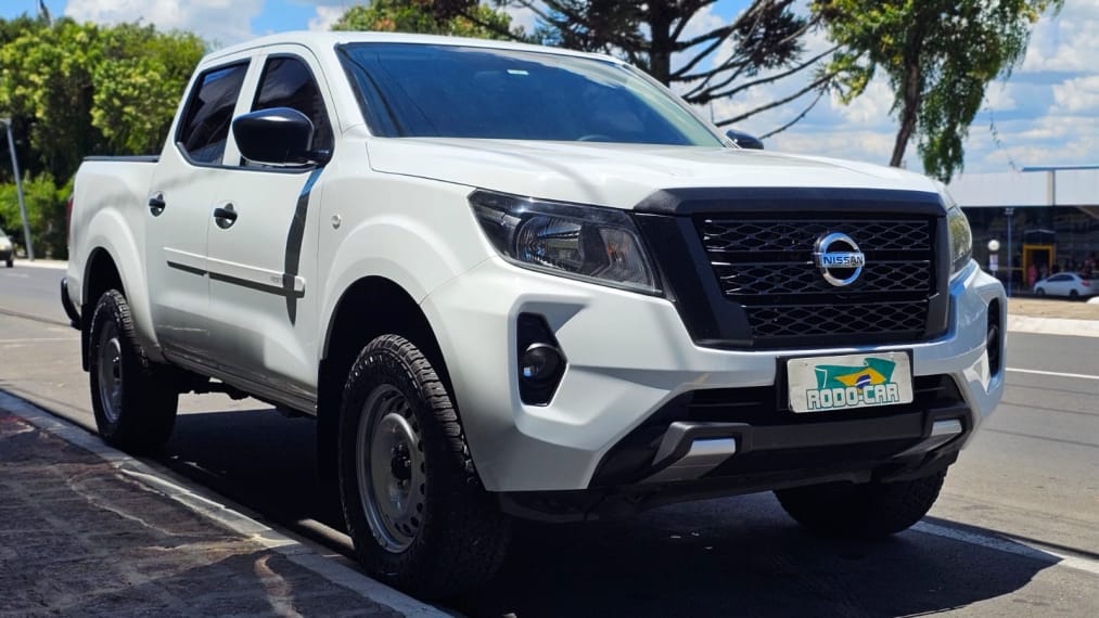 Nissan Frontier S CD 4x4 2.3 TB Diesel Mec. na cor Branco em Ponta Grossa / PR - 34528