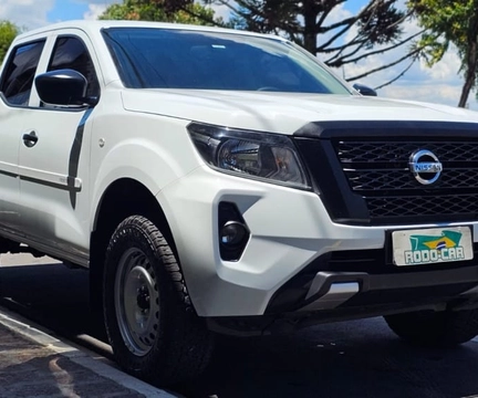 Nissan Frontier 2023 Branco — foto 1 de 3