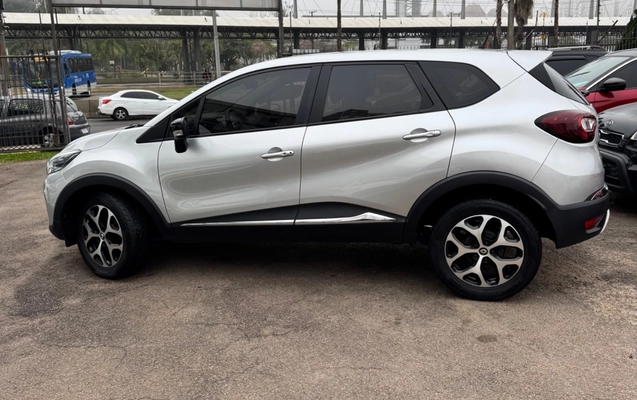 imagem-https://www.socarrao.com.br/sc-vehicle-images-prod/3452881/1787748404078-SU1HXzc3MzQuanBlZw.jpeg