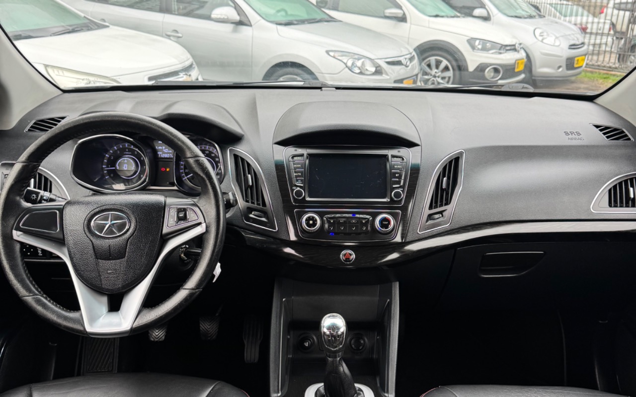 imagem-https://www.socarrao.com.br/sc-vehicle-images-prod/3452969/1787748559041-SU1HXzc3MzguanBlZw.jpeg