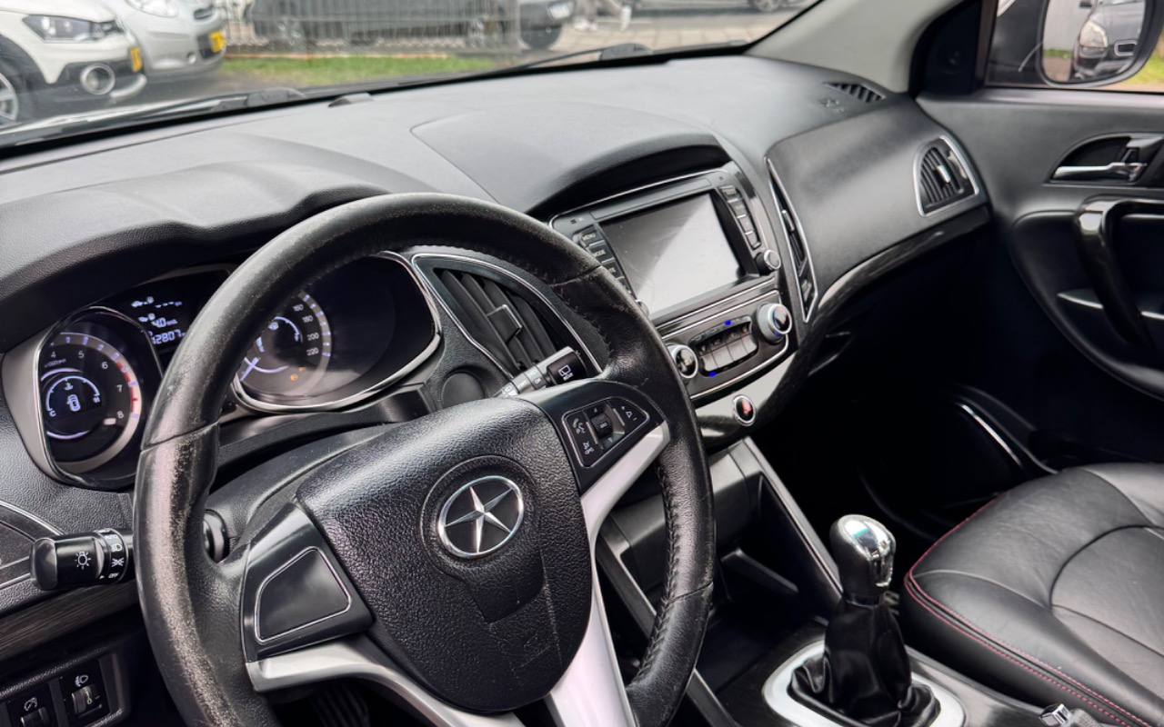 imagem-https://www.socarrao.com.br/sc-vehicle-images-prod/3452969/1787748559129-SU1HXzc3MzkuanBlZw.jpeg