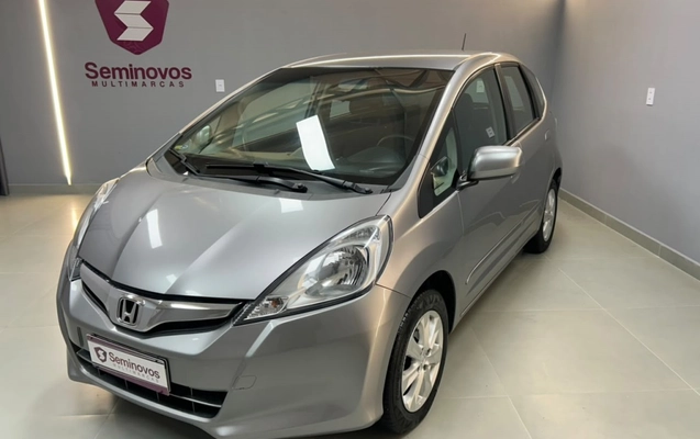 imagem-https://www.socarrao.com.br/sc-vehicle-images-prod/3453116/1787748855784-9_095401.jpg