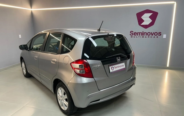 imagem-https://www.socarrao.com.br/sc-vehicle-images-prod/3453116/1787748855787-5_095401.jpg