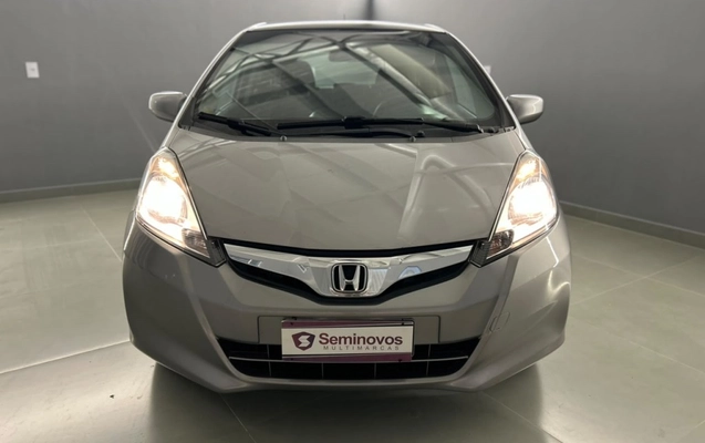 imagem-https://www.socarrao.com.br/sc-vehicle-images-prod/3453116/1787748855789-14_095401.jpg