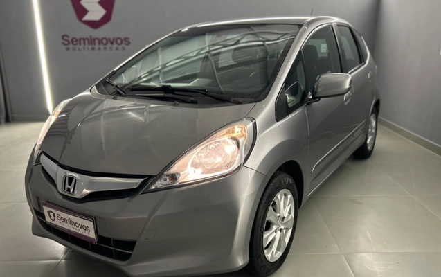 imagem-https://www.socarrao.com.br/sc-vehicle-images-prod/3453116/1787748855790-6_095401.jpg