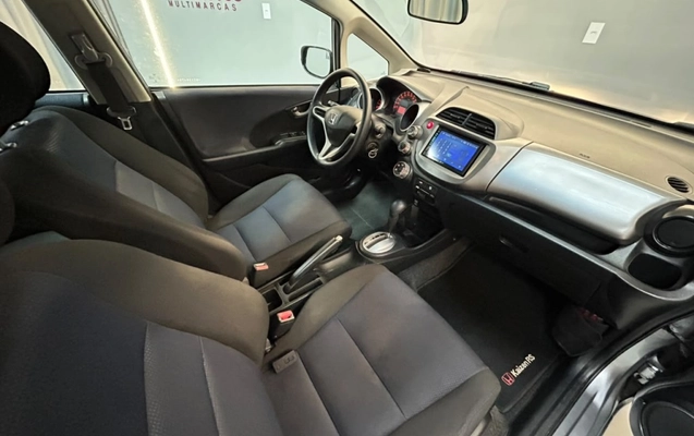 imagem-https://www.socarrao.com.br/sc-vehicle-images-prod/3453116/1787748855794-3_095401.jpg