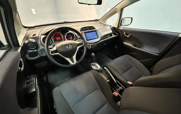 imagem-https://www.socarrao.com.br/sc-vehicle-images-prod/3453116/1787748855796-10_095401.jpg