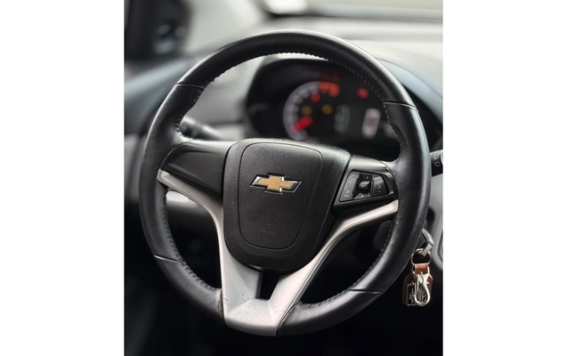 imagem-https://www.socarrao.com.br/sc-vehicle-images-prod/3453347/1787749738469-3_050350.jpg