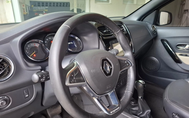 imagem-https://www.socarrao.com.br/sc-vehicle-images-prod/3453348/1787749743666-cLPbG5LR0HntYdVOVaecBGKwLnY6MWjs.jpg